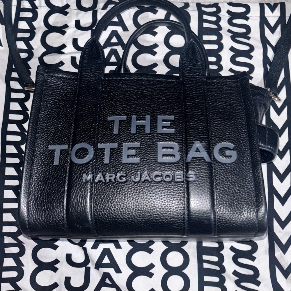 March Jacobs black leather the tote bag
